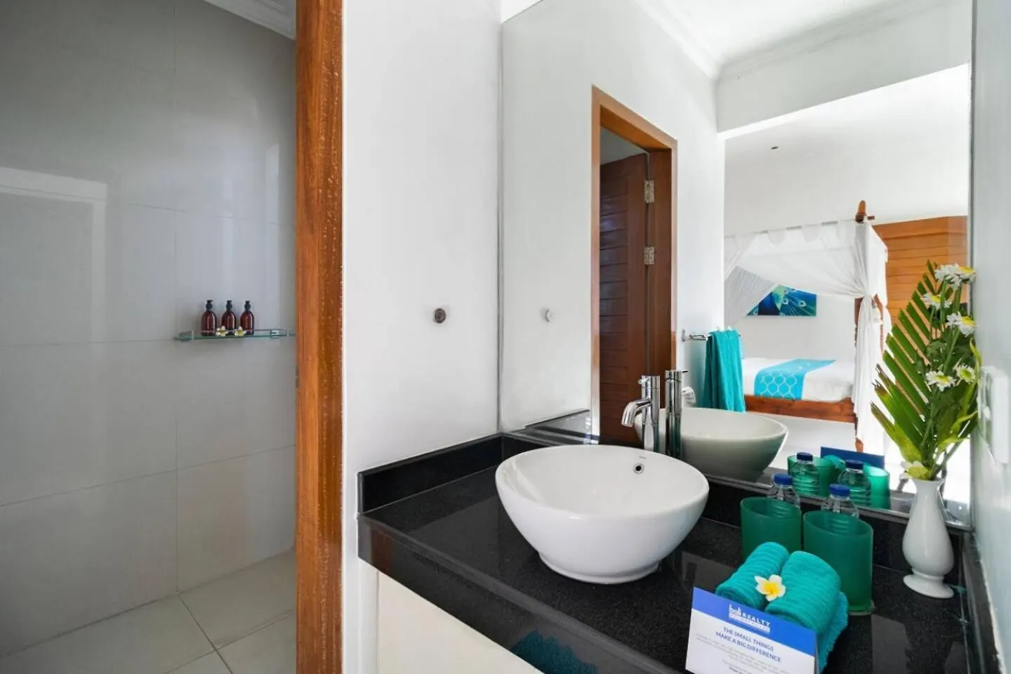 Villa Super Value 3 Bed, Central Seminyak, Walk To Beach