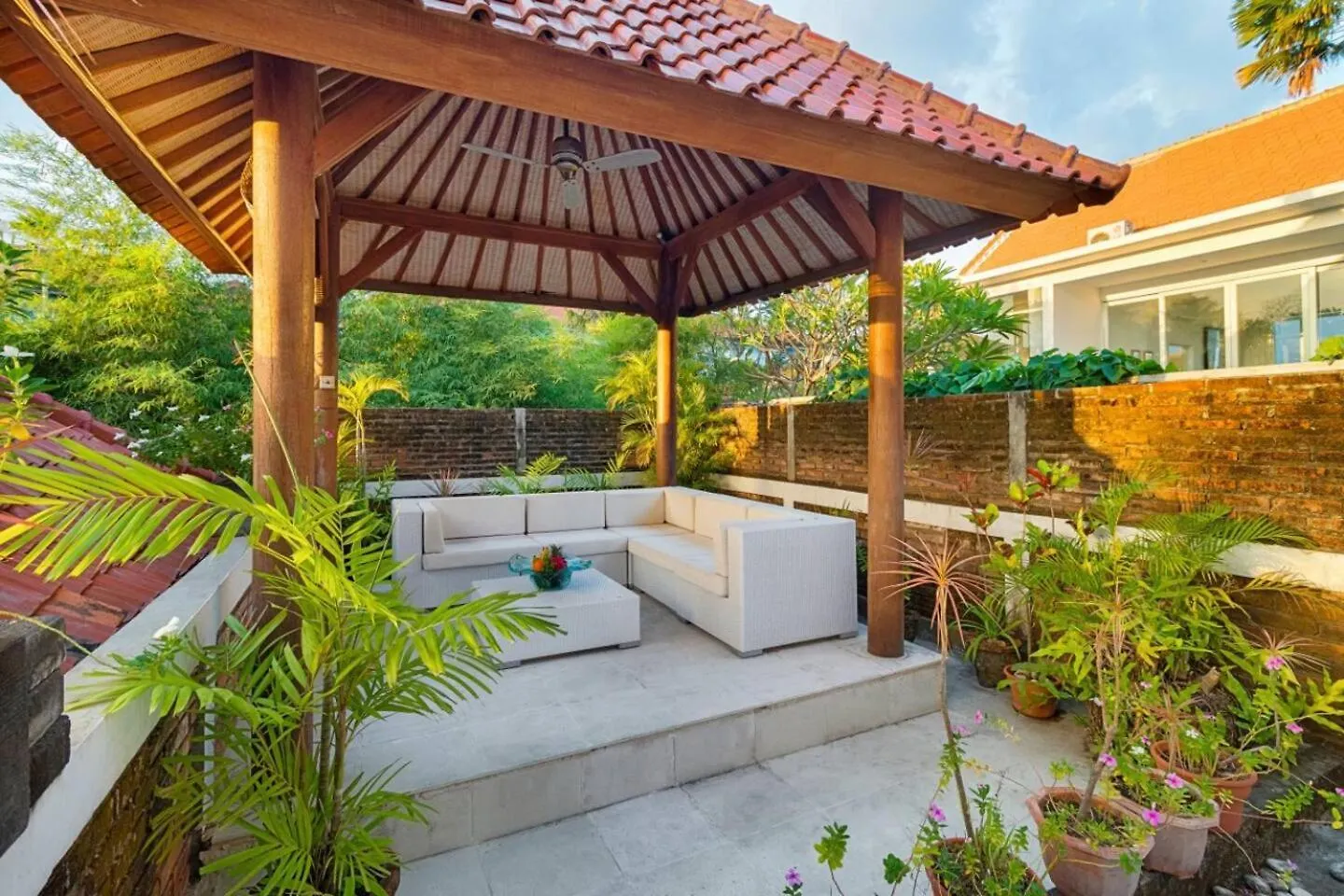 Super Value 3 Bed, Central Seminyak, Walk To Beach Seminyak (Bali)