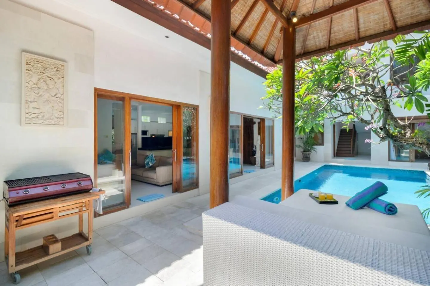 Villa Super Value 3 Bed, Central Seminyak, Walk To Beach