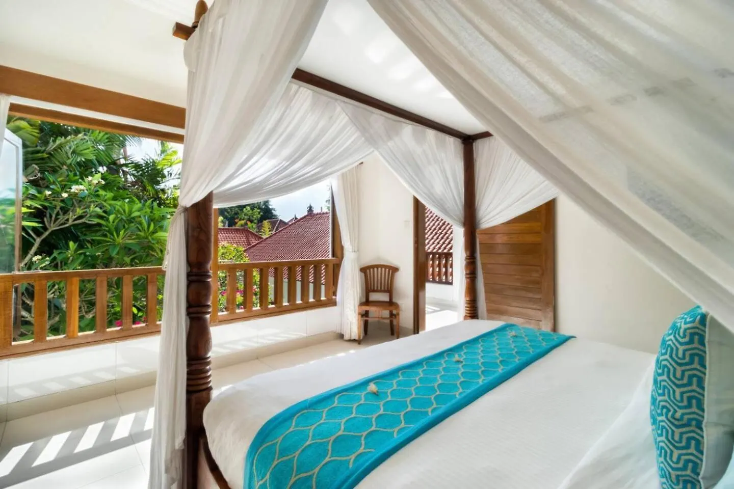 Villa Super Value 3 Bed, Central Seminyak, Walk To Beach