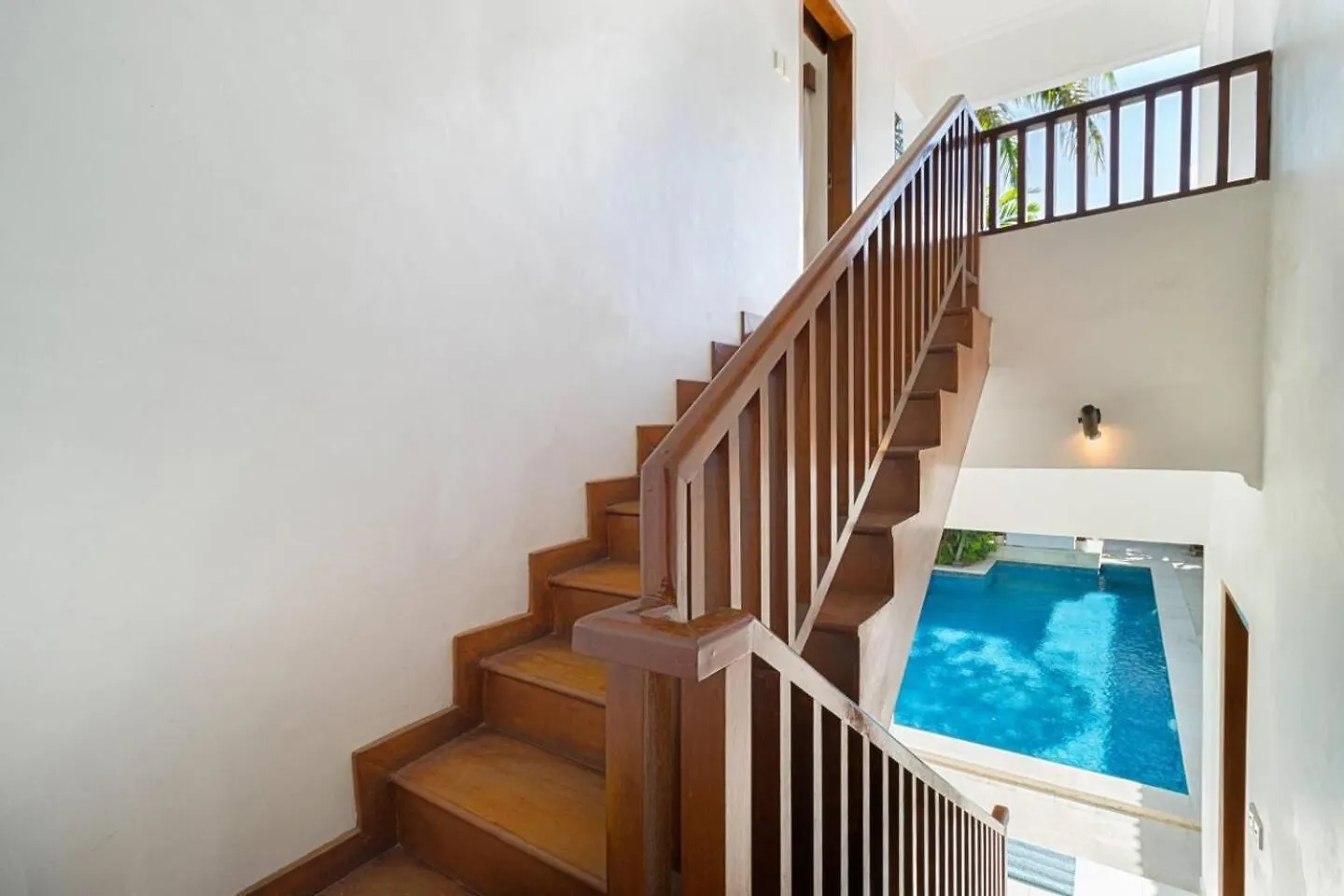 Super Value 3 Bed, Central Seminyak, Walk To Beach